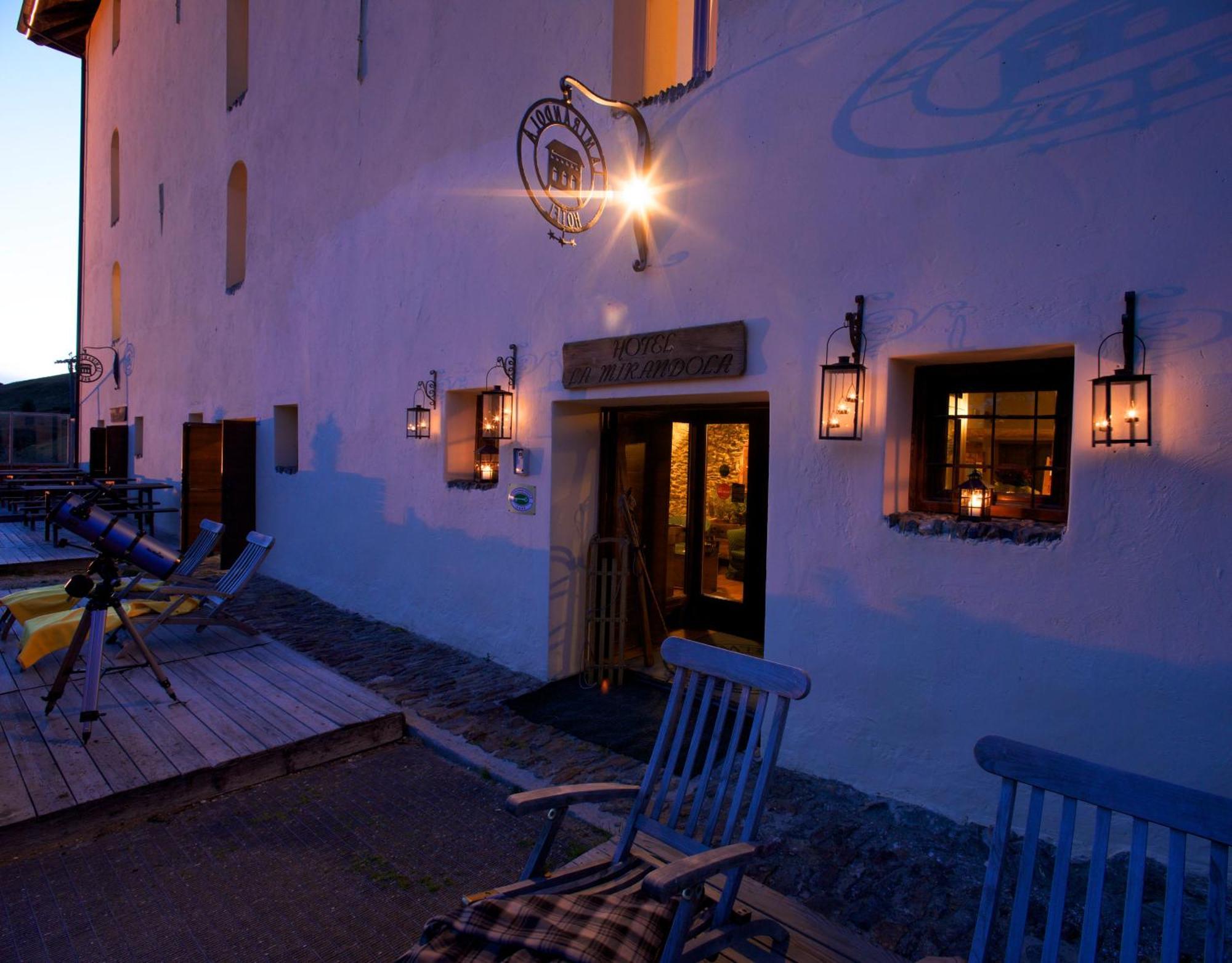 Hotel Dimora Storica La Mirandola Passo del Tonale Luaran gambar